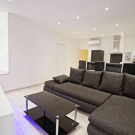 Apartment Carlota - Renove Au Coeur De La Vieille - By Tgb
