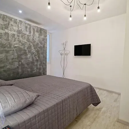 Carlota - Renove Au Coeur De La Vieille - By Tgb Αζάτσιο