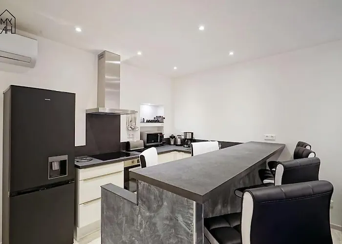 Carlota - Renove Au Coeur De La Vieille - By Tgb * Ajaccio (Corsica)