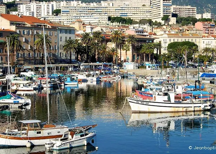 Carlota - Renove Au Coeur De La Vieille - By Tgb